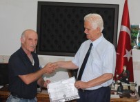 Muhtar 54 Yaşında Üniversite Bitirdi