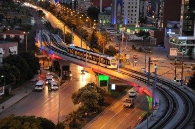 Samsun'da Tramvay 19.00-01.00 Saatleri Arasında Bedava
