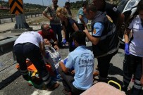 YOLCU MİNİBÜSÜ - Tarsus'ta Trafik Kazası Açıklaması 4 Yaralı