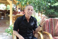 Türk Askerine Moral İçin Saçlarını Kesti