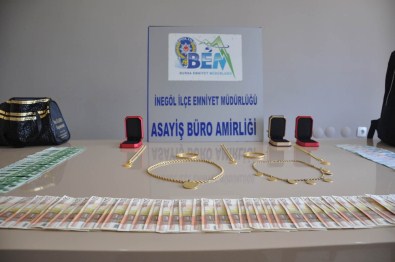 Yaşlı Çifti 52 Bin TL Dolandırdı, Yolda Yürürken Yakalandı