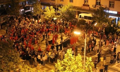 Manyas'ta Demokrasi Nöbeti Sürüyor