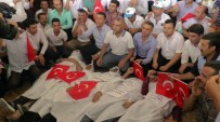 İŞGAL GİRİŞİMİ - Sağlık Çalışanlarından Darbeye Kefenli Protesto