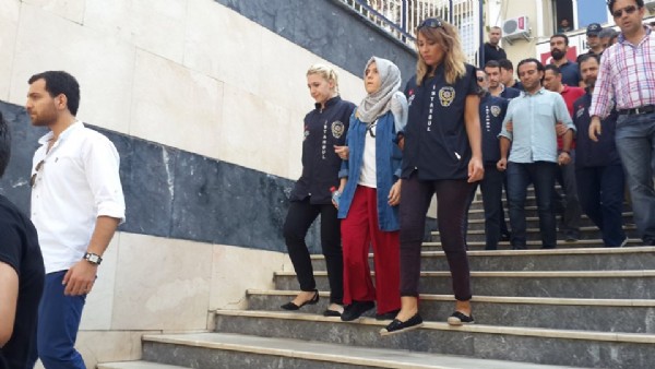 Savcı, Nazlı Ilıcak dahil 20 gazetecinin tutuklanmasını istedi