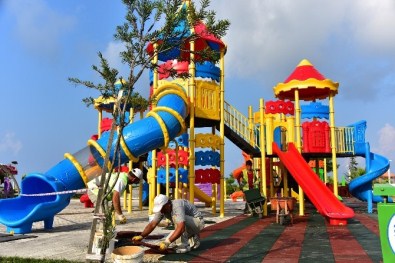 Atatürk Parkı Çocuk Oyun Alanı Yenilendi