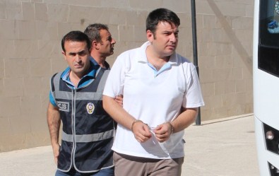 Elazığ'da 14 Polis Müdürü Ve Amiri Tutuklandı