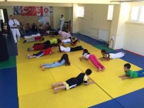 Karaman'da Yaz Spor Okulları Judo Eğitimleri Devam Ediyor Haberi