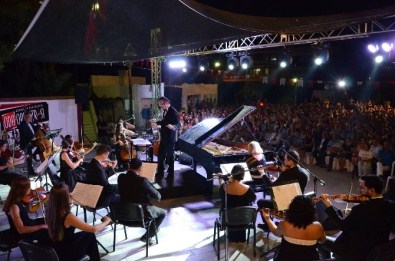 Kuşadası'ndan İdil Biret Geçti