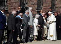 NAZI ALMANYASı - Papa Francis, Nazi Kampı Auschwitz'i Ziyaret Etti