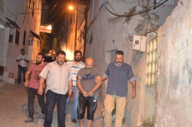 Kuşadası'nda Çeşitli Suçlardan Aranan Şahıslara Polisten Operasyon