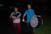 RAMAZAN DAVULCUSU - Ramazan'ın Son Sahurlarını Tulum İle Kaldırıyorlar