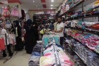 BAYRAM ALIŞVERİŞİ - Şemdinli'de Bayram Telaşı