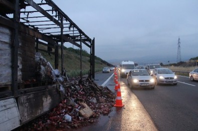TEM'de TIR Yandı, Trafik Felç Oldu