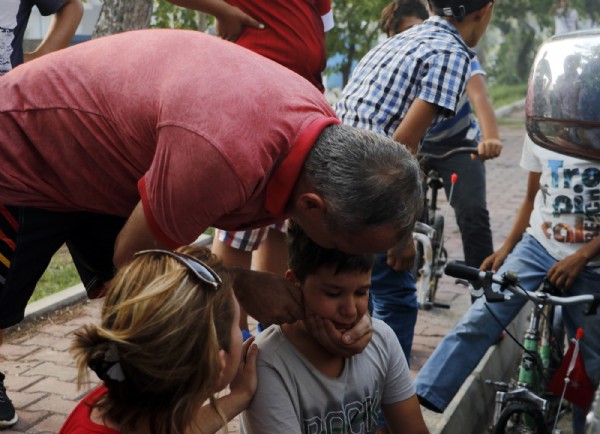 Antalya'da 10 iş yeri kül oldu