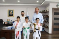 BÜLENT KORKMAZ - Biga Karate Okulu Kupa Ve Madalyalarla Döndü