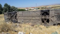 Elazığ-Bingöl Yolunda Otobüs Devrildi Açıklaması 15 Yaralı