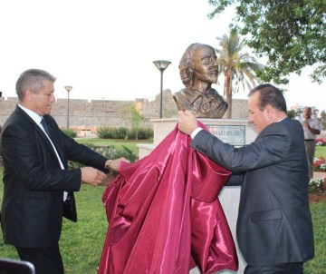 KKTC'de Othello Parkı'na Shakespeare Büstü