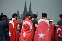 Köln'deki mitingde Cumhurbaşkanı Erdoğan'ın mesajı okundu