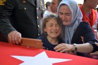 AHMET DEMIRCAN - Şehit Cenazesinde Feryatlar Yürekleri Dağladı