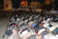 Yozgat'ta 3 Bin Kişi Cumhuriyet Meydanında Sabah Namazı Kıldı.