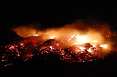 45 Ton Saman Kül Oldu