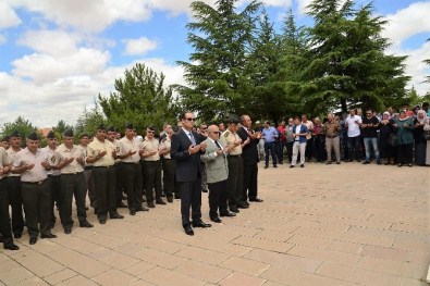 Ahmet Tozluklu Şehitliği'nde Duygusal Arefe