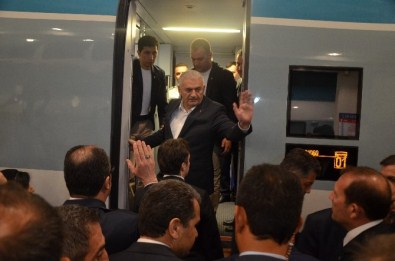 Başbakan Yıldırım Eskişehir'den YHT'le Ayrıldı