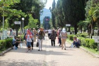 KABİR ZİYARETİ - Mezarlıklara Bayram Ziyareti