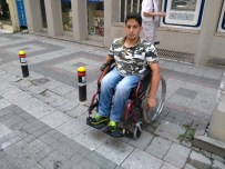 OMURİLİK FELCİ - Engelli Vatandaşlar İçin Fotoğraflı Yardım Eli