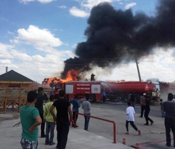 Polatlı'da Balya Yüklü TIR Alev Alev Yandı