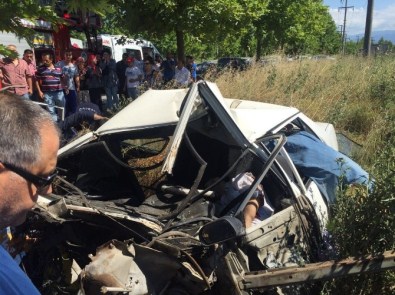 Sakarya'da Feci Kaza Açıklaması 2 Ölü, 3 Ağır Yaralı