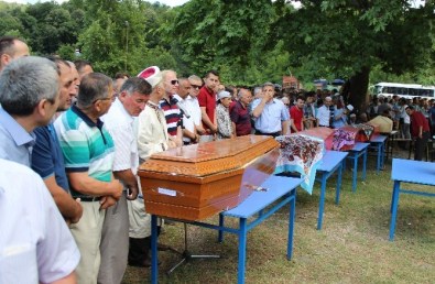 TIR Faciasında Ölenler Toprağa Verildi