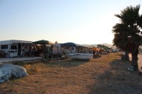 KARAVAN - Urla Kum Denizi Karavan Parkı Oldu