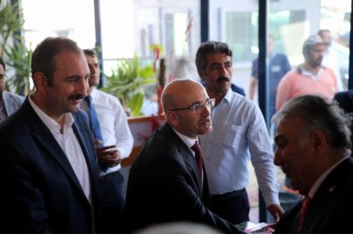 Başbakan Yardımcısı Şimşek Gaziantep'te Partililerle Bayramlaştı