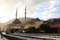 Bin Beşyüz Kişilik İftar Yemeğine Yağmur Engeli