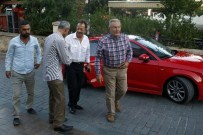 DENİZ BAYKAL - Deniz Baykal Açıklaması 'Suriyelileri Nüfusumuza Kaydetmeye Mecbur Değiliz'