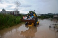 MEHMET YAPıCı - Fatsa'da Sel Açıklaması Vatandaşlar Evlerinde Mahsur Kaldı