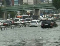 İstanbul'da E-5'te su baskını