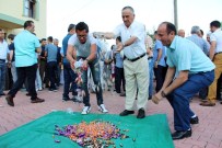 İNSANOĞLU - Kumluca'daki Yangın Bölgesinde Buruk Bayramlaşma