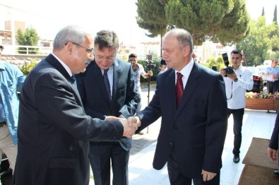 Manisa Protokolü Bayramlaştı