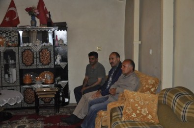 Aile Ve Sosyal Politikalar Müdürü Acay'dan Şehit Polisin Ailesine Anlamlı Ziyaret!