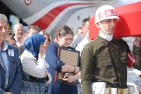 ZEYİD ASLAN - Helikopter Kazasında Hayatını Kaybeden Anne-Kızın Cenazesi Tokat'ta