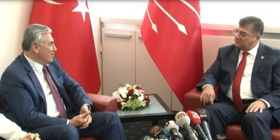 MHP Heyeti CHP'ye Bayram Ziyaretinde Bulundu