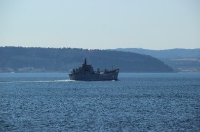Rus Savaş Gemisi Çanakkale Boğazı'ndan Geçti