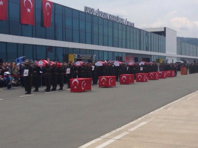 Şehitler İçin Tören