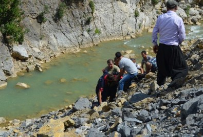 Babasıyla Balığa Giden Çocuk Irmakta Boğuldu