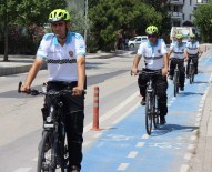 Bisikletli Polisler Engellilerin Gören Gözü Oldu