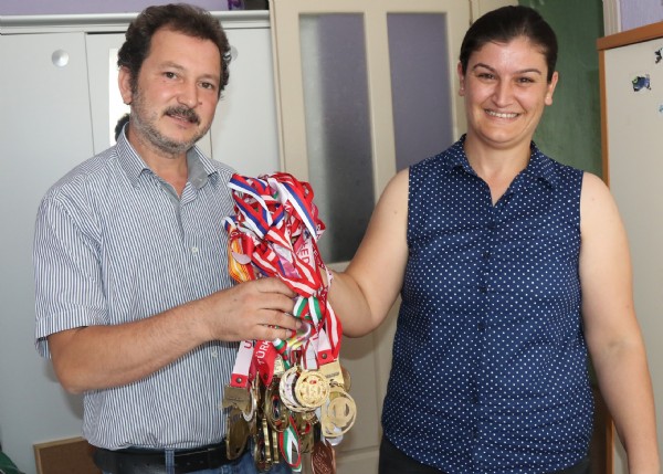 Ayşe Begüm Onbaşı'nın evi madalyadan geçilmiyor