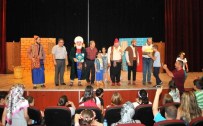 Akşehirli Çocuklar Tiyatroya Doyuyor