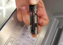 KART ŞİFRESİ - Dikkat, ATM'de Kartınız Kopyalanabilir!
